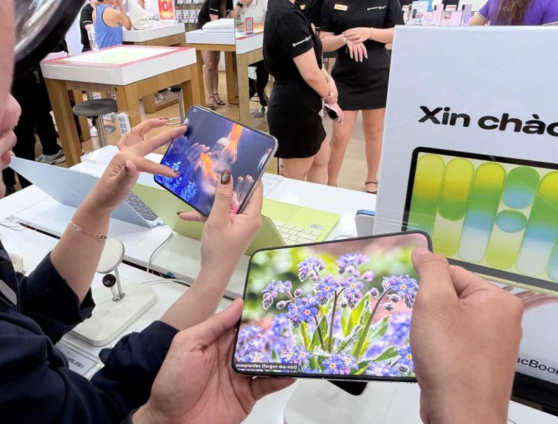 iPhone Duo m&agrave;u Trắng &Aacute;nh Sao ch&aacute;y h&agrave;ng ngay khi vừa ra mắt