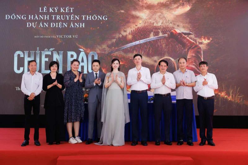 PHIM ĐIỆN ẢNH &ldquo;CHIẾN B&Agrave;O&rdquo; CỦA ĐẠO DIỄN VICTOR VŨ RA MẮT&nbsp; DỰ &Aacute;N TẠI KHU DI T&Iacute;CH LAM KINH - THANH HO&Aacute;