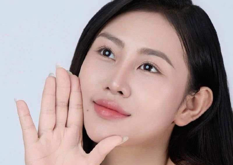 B&iacute;ch Tr&acirc;m - Từ c&ocirc; sinh vi&ecirc;n Quan hệ c&ocirc;ng ch&uacute;ng đến giấc mơ trở th&agrave;nh diễn vi&ecirc;n chuy&ecirc;n nghiệp