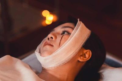 Bối cảnh, h&oacute;a trang, kỹ xảo đầy dụng c&ocirc;ng của phim kinh dị &lsquo;Thẩm mỹ viện &acirc;m phủ&rsquo;