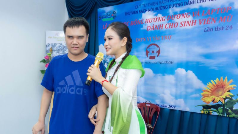 Học bổng Hướng Dương: 24 năm đồng h&agrave;nh c&ugrave;ng h&agrave;ng trăm sinh vi&ecirc;n m&ugrave;