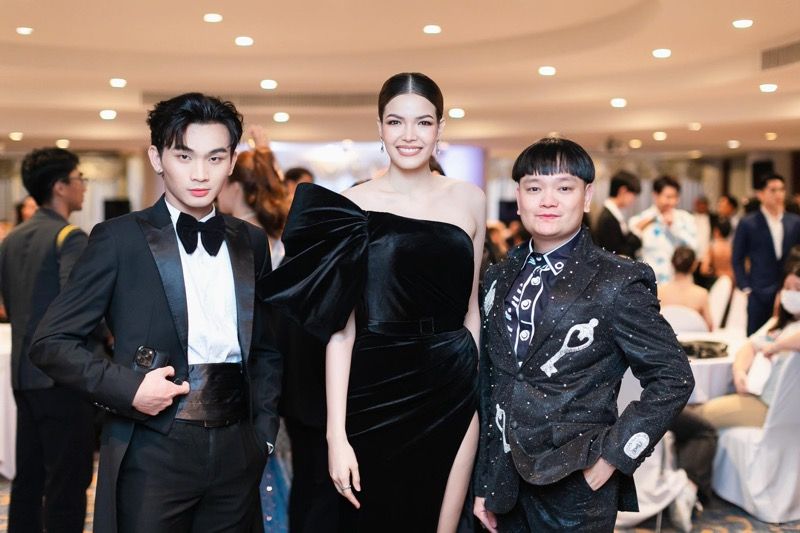 Trịnh Tú Trung và Wonbi Minh Quân chính thức nhận giải Asia Top Awards 2023