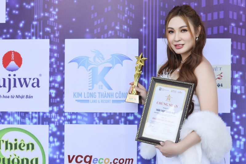 CEO - &Aacute; hậu Thanh Nh&atilde; lọt Top 10 doanh nh&acirc;n xuất sắc 2022