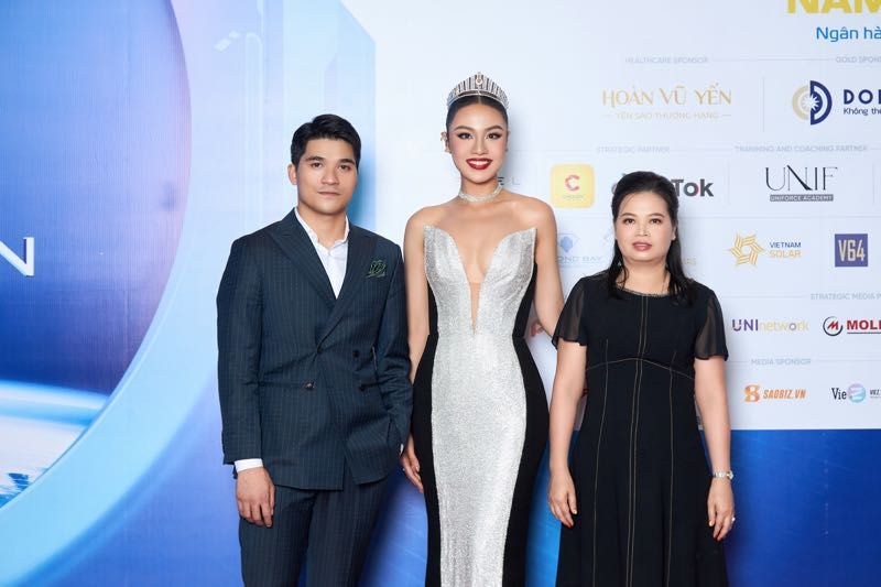 Bee Comm k&yacute; kết hợp t&aacute;c chiến lược với Unimedia phối hợp sản xuất Hoa hậu Ho&agrave;n vũ Việt Nam 2023